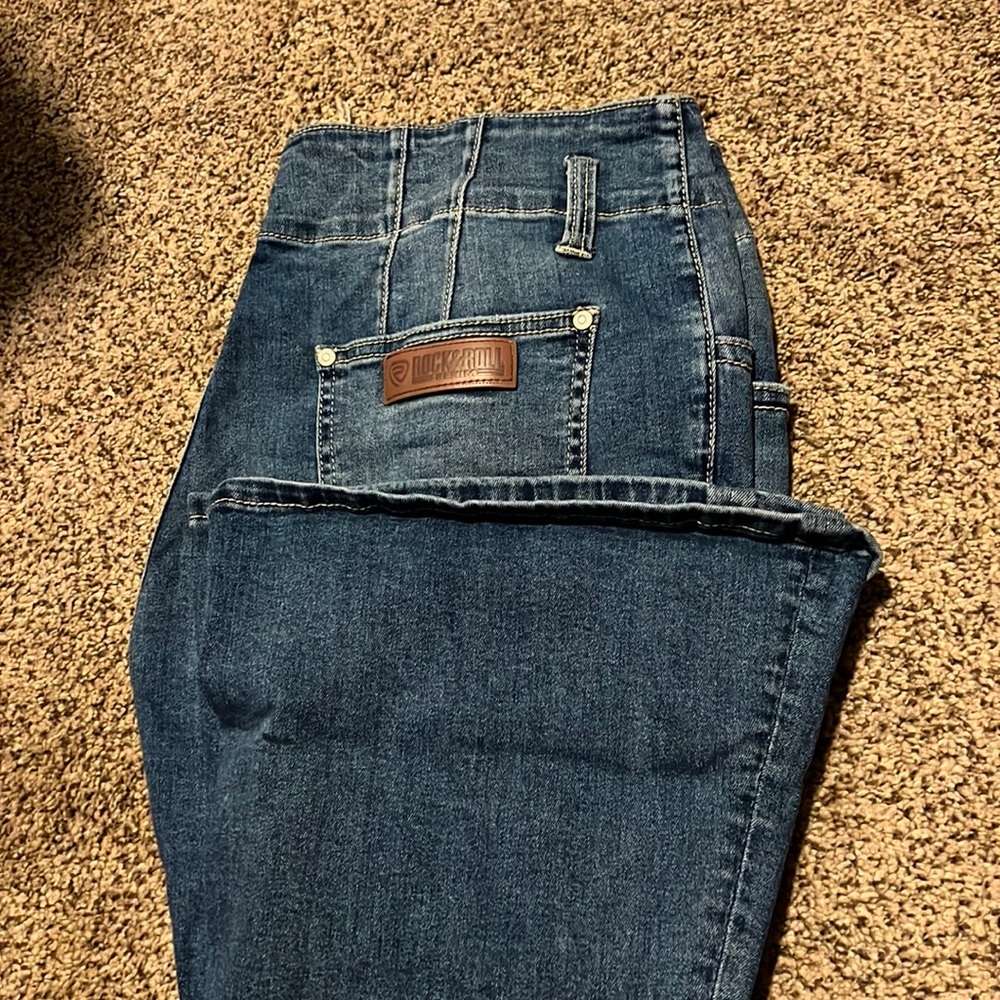 High wasted wide bottom jeans